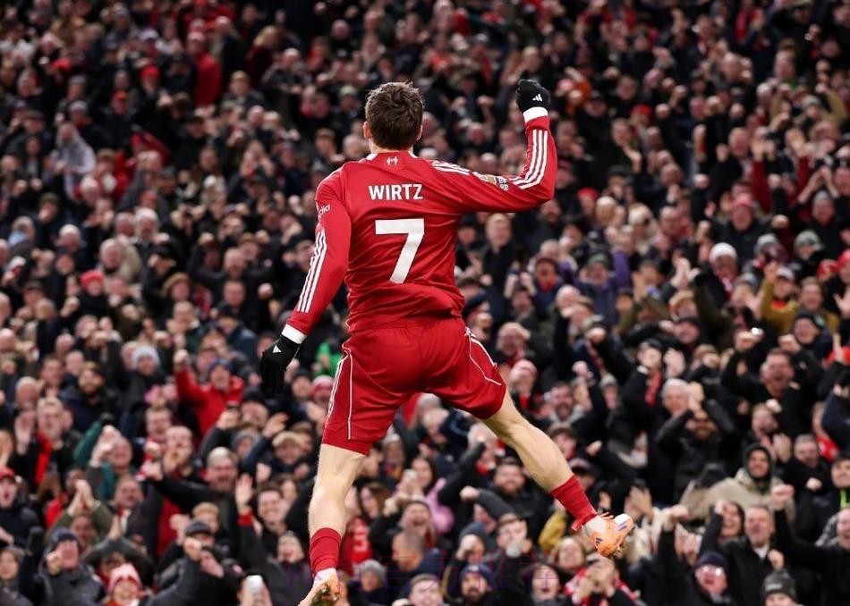 埃基蒂克4战狂造6球，亿元先生处子球，利物浦2-1狼队升英超第四